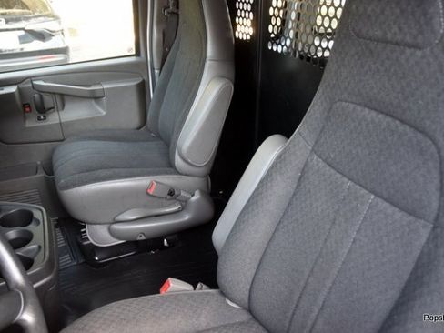 Used 2023 GMC Savana 2500 w/ Driver Convenience Package image 9