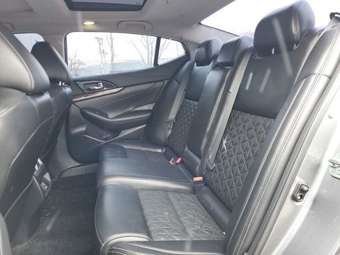 Used 2018 Nissan Maxima Platinum image 11