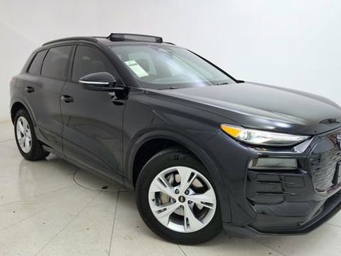 Used 2025 Audi Q6 e-tron Premium w/ Convenience Package image 1