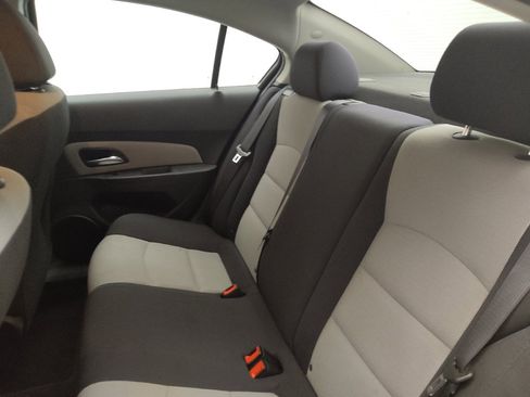 Used 2015 Chevrolet Cruze LS FWD image 18