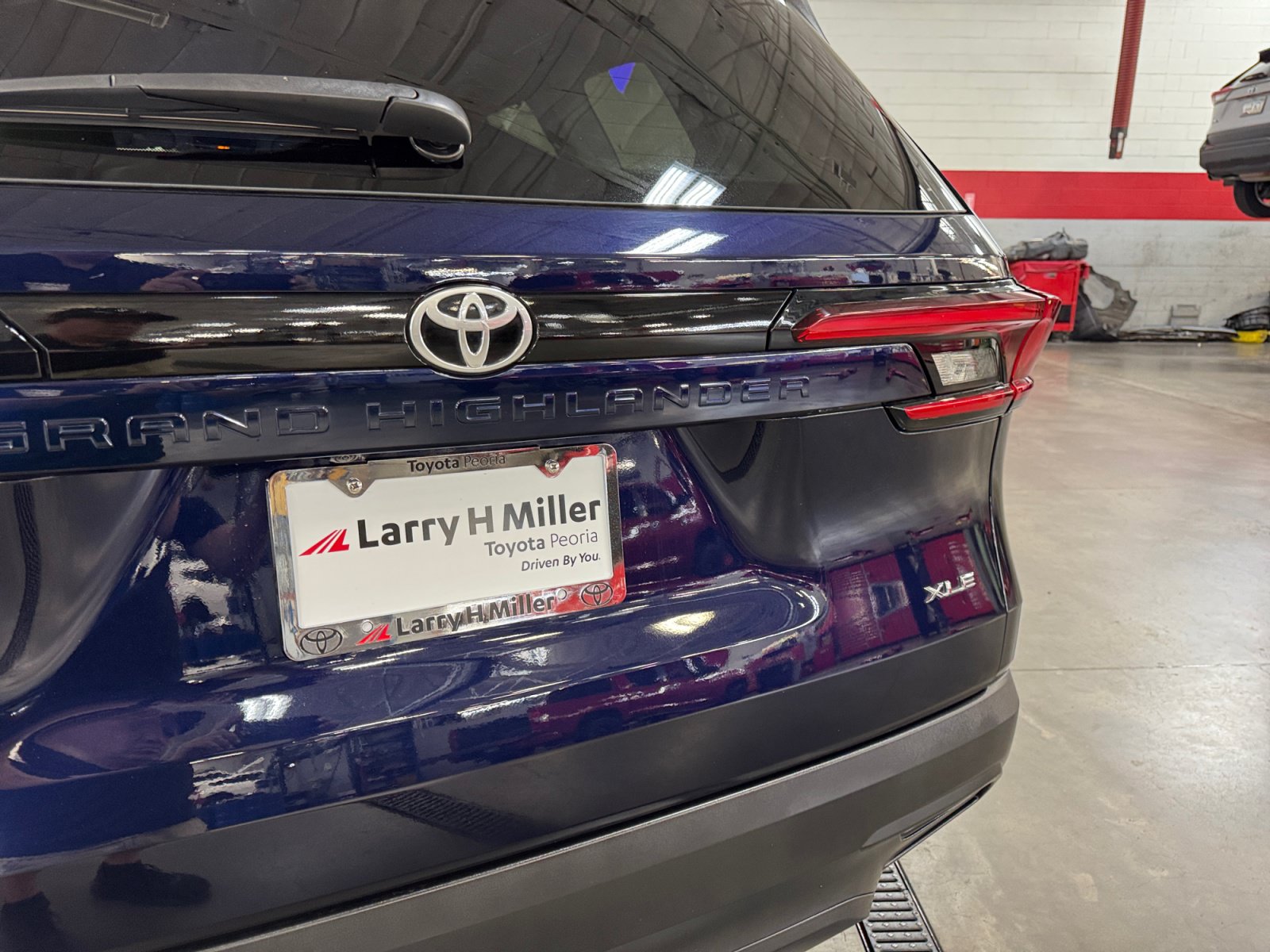 Certified 2025 Toyota Grand Highlander FWD image 25