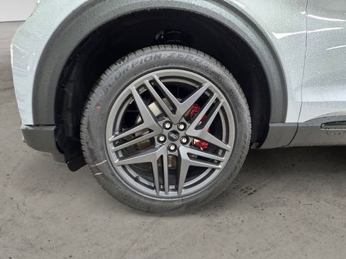 New 2026 Ford Explorer ST-Line w/ ST-Line Street Pack image 14