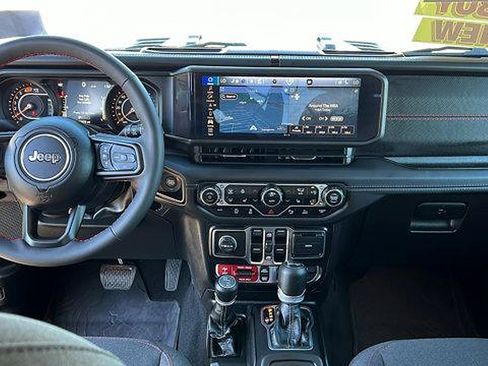 Used 2024 Jeep Wrangler Unlimited Rubicon w/ XTREMEE 35" Tire Package image 18