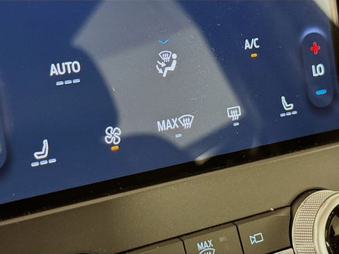 Used 2023 Ford Edge ST image 24