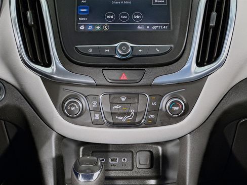 Used 2021 Chevrolet Equinox LT image 29