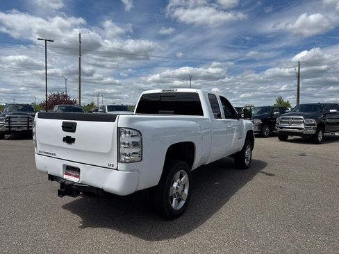 Used 2011 Chevrolet Silverado 2500 LTZ w/ LTZ Plus Package AWD/4WD image 5