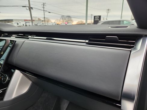 Certified 2023 Land Rover Range Rover SE image 17