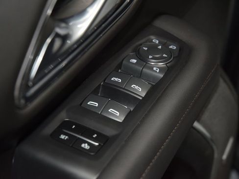 Used 2024 Chevrolet Suburban High Country image 49