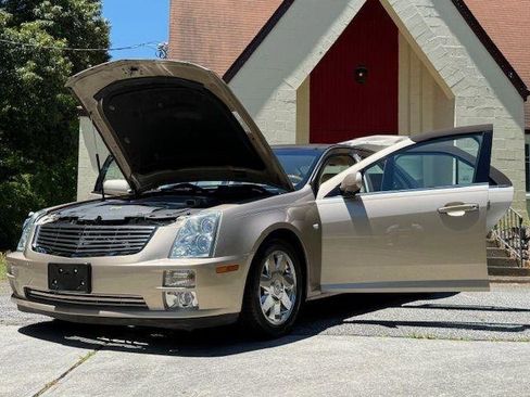Used 2005 Cadillac STS w/ Preferred Equipment Group RWD image 40