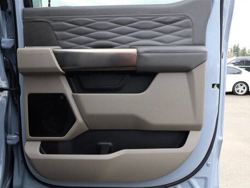 Used 2025 Ford F450 Platinum w/ Platinum Plus Package image 28