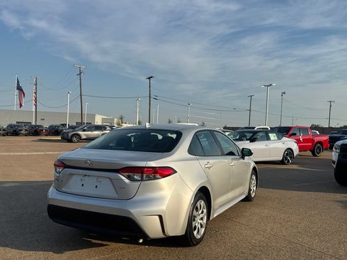 Used 2025 Toyota Corolla LE FWD image 20