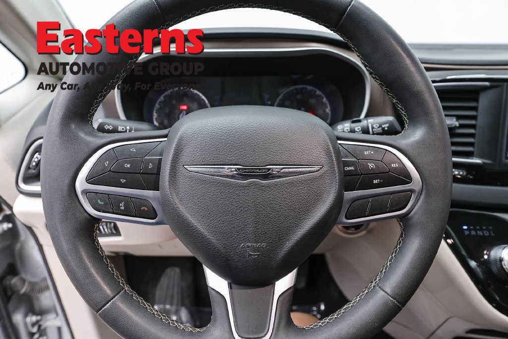 Used 2023 Chrysler Voyager LX FWD image 11
