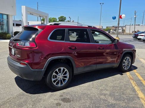 Used 2019 Jeep Cherokee Latitude Plus w/ Comfort/Convenience Group FWD image 14
