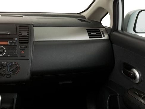 Used 2011 Nissan Versa 1.8 S w/ Plus Pkg image 17