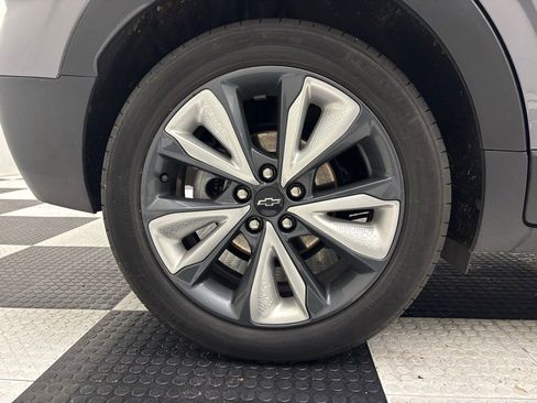 Used 2022 Chevrolet Bolt EUV LT w/ Convenience Package image 7