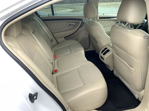 Used 2018 Ford Taurus Limited w/ Driver Assist Package image 32