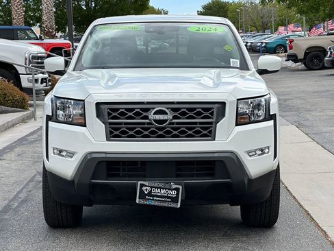 Used 2024 Nissan Frontier SV w/ SV Convenience Package RWD image 12