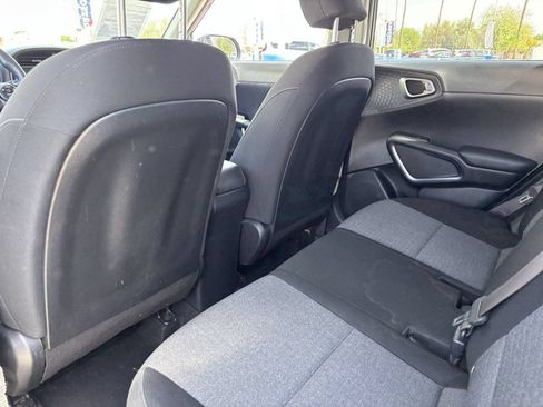 Used 2021 Kia Soul S FWD image 15