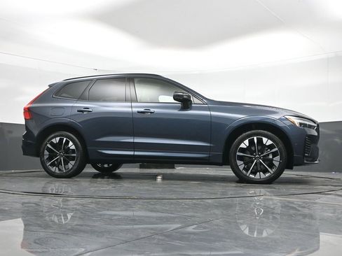 New 2026 Volvo XC60 B5 Plus w/ Protection Package Premier image 40