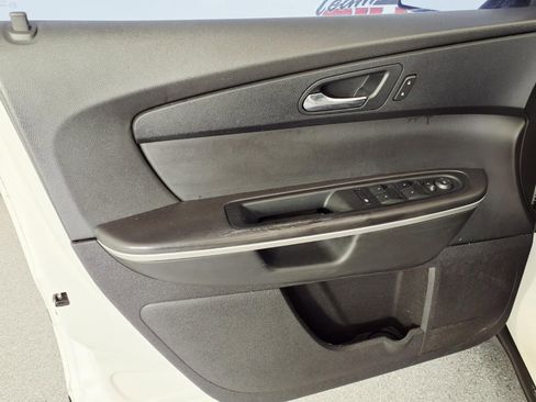 Used 2009 GMC Acadia SLE FWD image 24