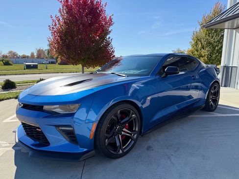Used 2017 Chevrolet Camaro SS image 4
