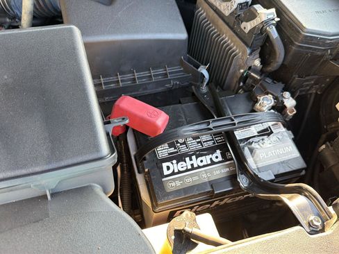 Used 2017 Toyota Highlander XLE FWD image 38