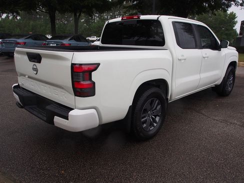 Used 2026 Nissan Frontier SV image 7