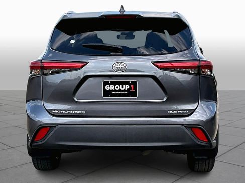 Used 2021 Toyota Highlander XLE image 5