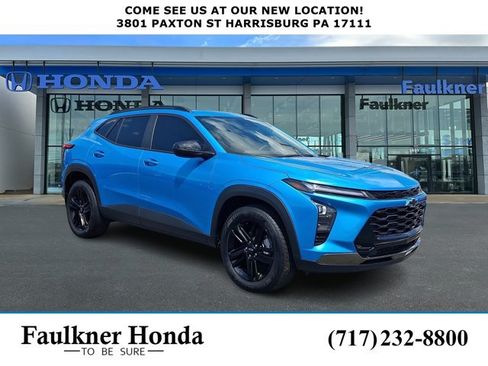 Used 2025 Chevrolet Trax ACTIV w/ Sunroof Package FWD image 1