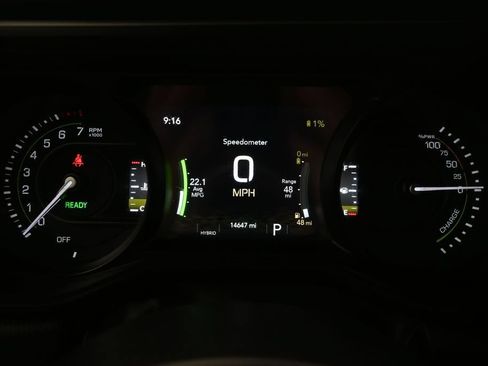 Used 2025 Jeep Wrangler Unlimited Sahara AWD/4WD image 10