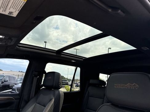 Used 2023 Chevrolet Tahoe High Country AWD/4WD image 28