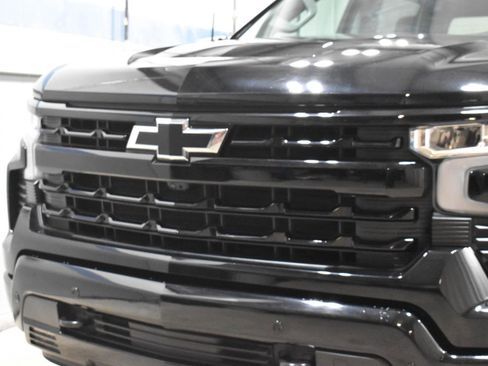 Used 2024 Chevrolet Silverado 1500 RST w/ Convenience Package II image 3