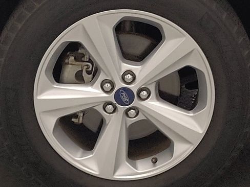 Used 2019 Ford Edge SE FWD image 31