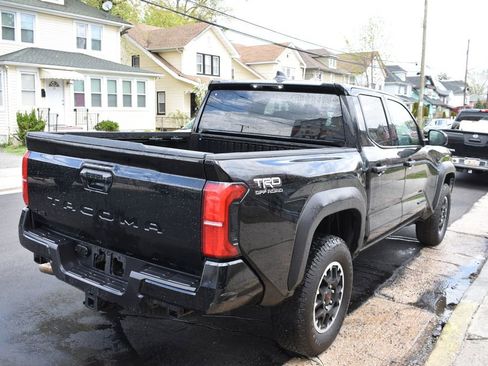 Used 2025 Toyota Tacoma TRD Off-Road AWD/4WD image 6