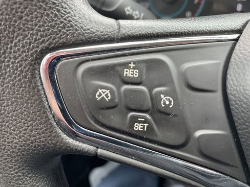 Used 2017 Chevrolet Cruze LT FWD image 16