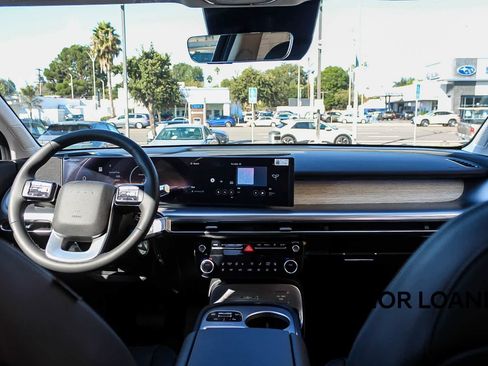 Certified 2026 Hyundai Ioniq 9 SEL AWD/4WD image 17