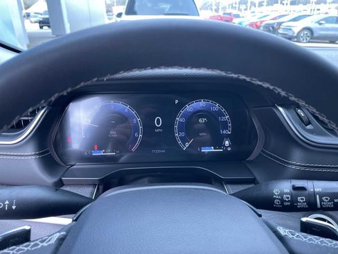 Used 2023 Jeep Grand Cherokee L Limited w/ Luxury Tech Group II image 11