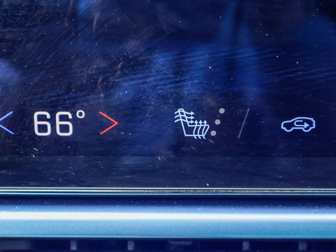 Used 2024 Chevrolet Equinox EV LT image 8