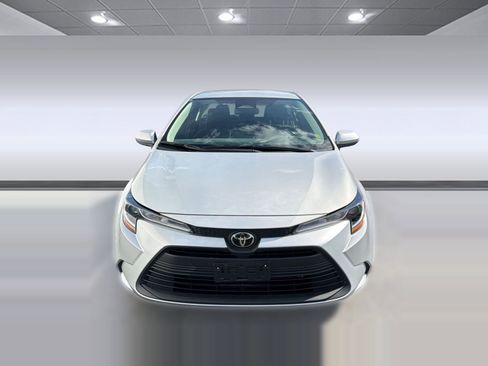 Used 2025 Toyota Corolla LE image 6