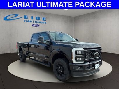 New 2026 Ford F350 Lariat w/ Black Appearance Package