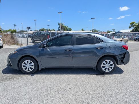 Used 2017 Toyota Corolla SE image 6