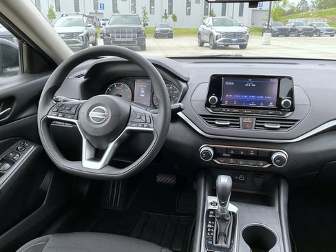 Used 2022 Nissan Altima 2.5 S FWD image 14