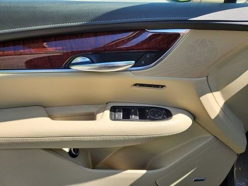 Used 2019 Cadillac XT5 Luxury FWD image 14