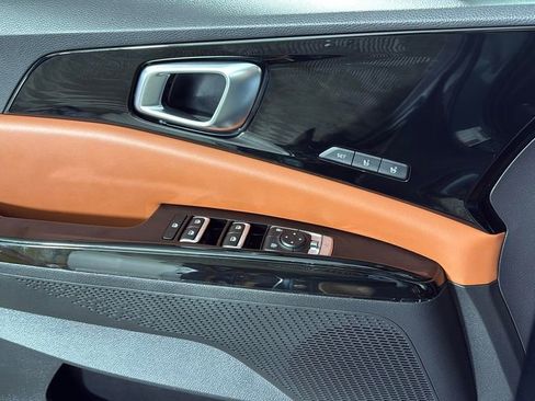 Used 2024 Kia Carnival SX Prestige image 23