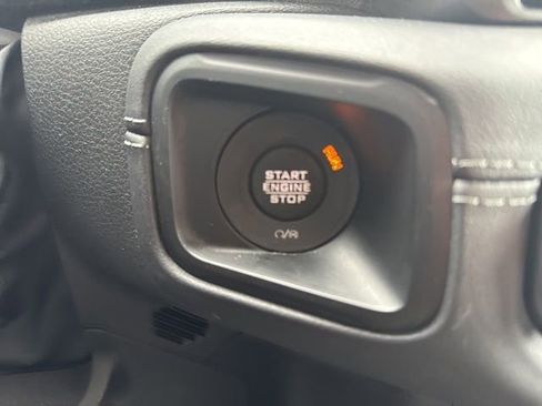 Used 2025 Jeep Gladiator Mojave w/ Safety Group image 17