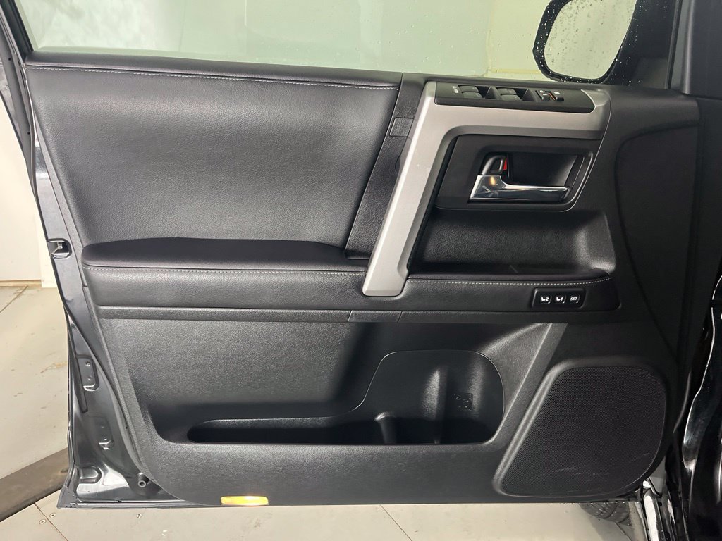Used 2024 Toyota 4Runner Limited AWD/4WD image 26