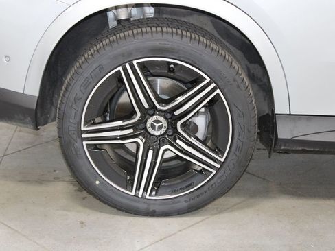 Used 2024 Mercedes-Benz GLC 300 4MATIC image 13