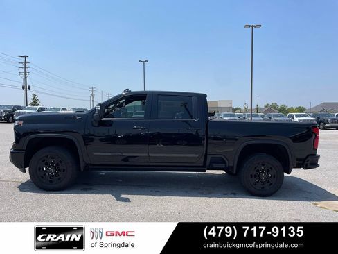 Used 2024 Chevrolet Silverado 2500 High Country w/ High Country Premium Package AWD/4WD image 4