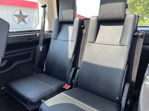 Used 2014 Land Rover LR4 HSE image 36