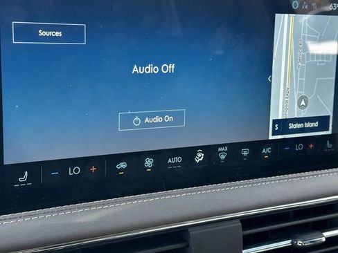 Used 2025 Lincoln Corsair AWD image 23